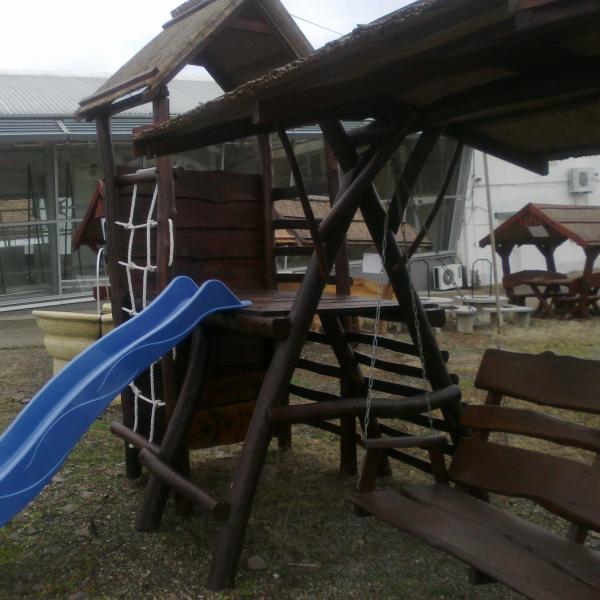 Ronk Csuszdatorony Hintaaggyal Es Hintakkal.24