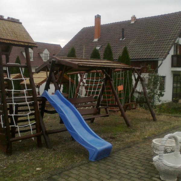 Ronk Csuszdatorony Hintaaggyal Es Hintakkal.4